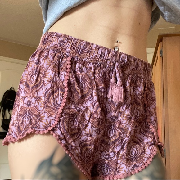 Comfy Summer Shorts - Picture 1 of 6